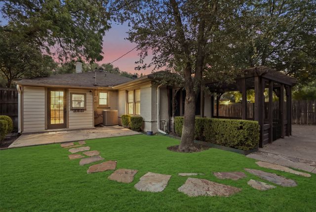 2005 Park Place Avenue, Fort Worth, TX 76110