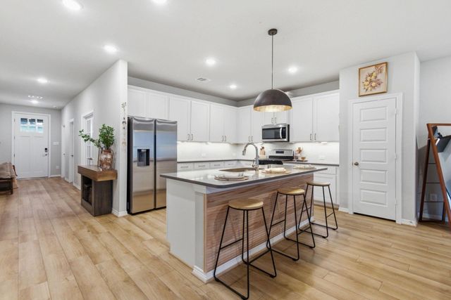 8130 Red Shiner Way, Fulshear, TX 77441