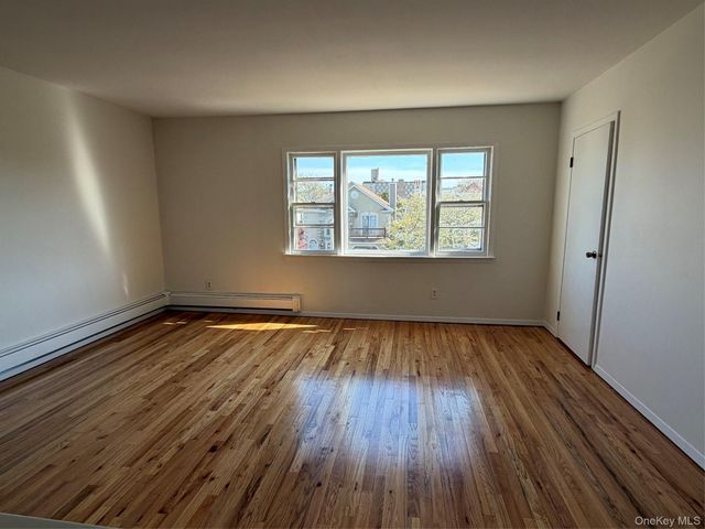 561 E Olive Street Upstairs, Long Beach, NY 11561