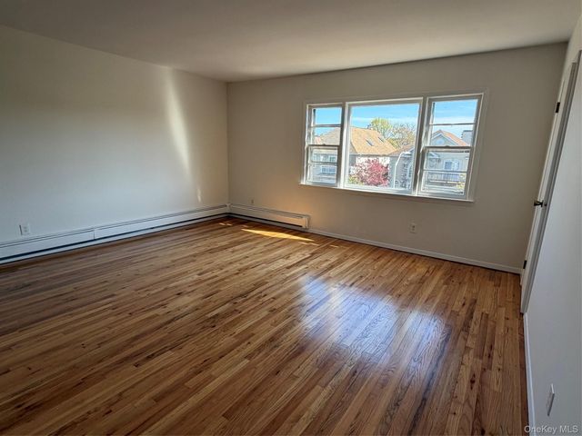 561 E Olive Street Upstairs, Long Beach, NY 11561