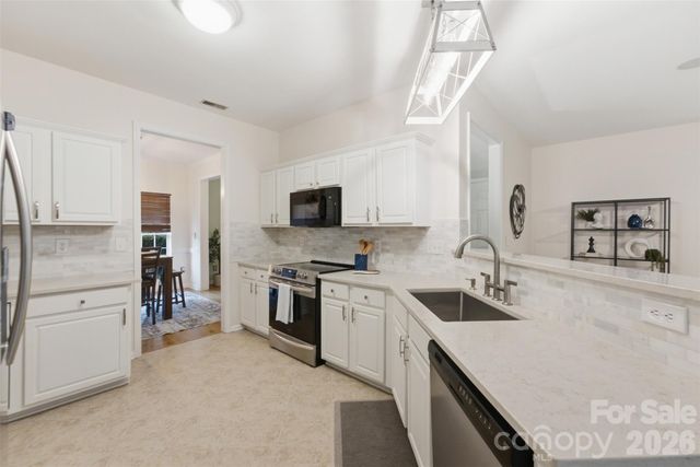 11911 Royal Castle Court, Charlotte, NC 28277