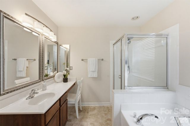 11911 Royal Castle Court, Charlotte, NC 28277