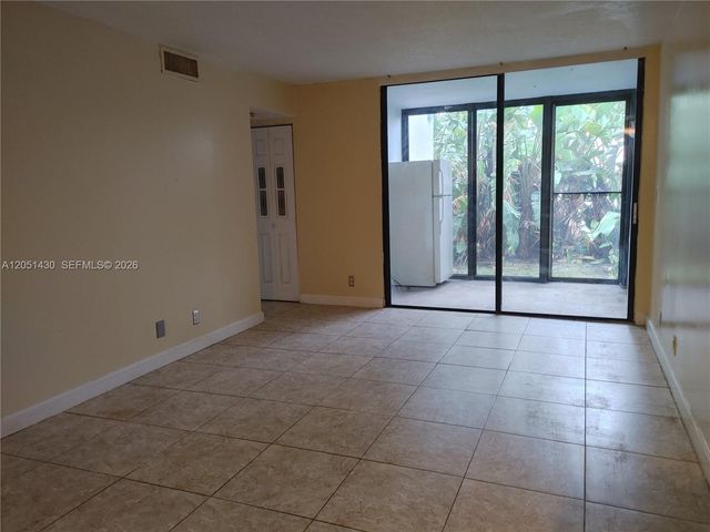 212 Lake Pointe Dr 112, Oakland Park, FL 33309