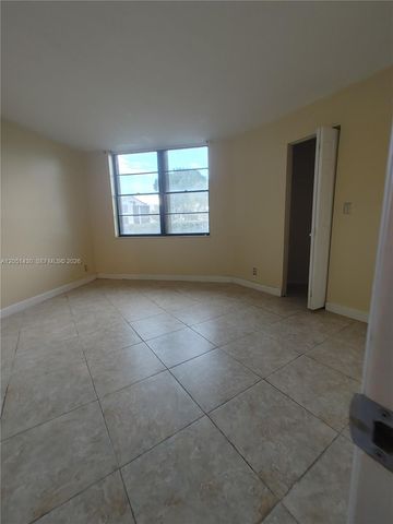 212 Lake Pointe Dr 112, Oakland Park, FL 33309