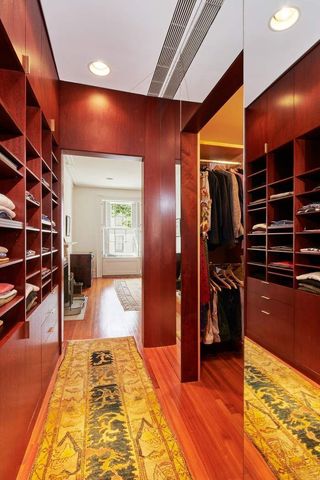 225 E 62nd Street, New York City, NY 10065