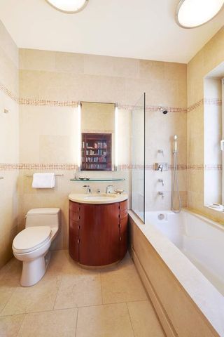 225 E 62nd Street, New York City, NY 10065