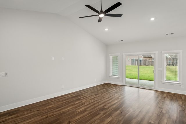 302 Glade Road, Lebanon, TN 37087