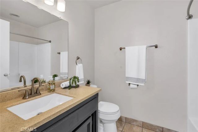 1828 College Greens, Los Banos, CA 93635