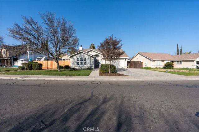 1828 College Greens, Los Banos, CA 93635