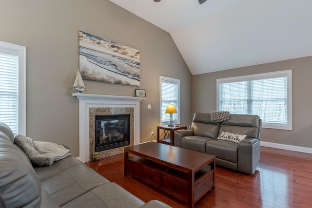 18 Piscataqua Road, Dover, NH 03820