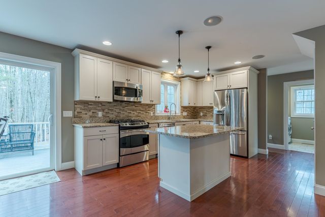 18 Piscataqua Road, Dover, NH 03820