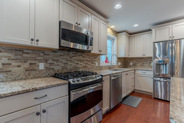 18 Piscataqua Road, Dover, NH 03820