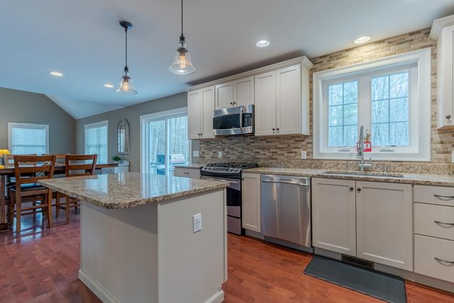 18 Piscataqua Road, Dover, NH 03820