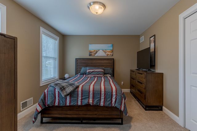 18 Piscataqua Road, Dover, NH 03820