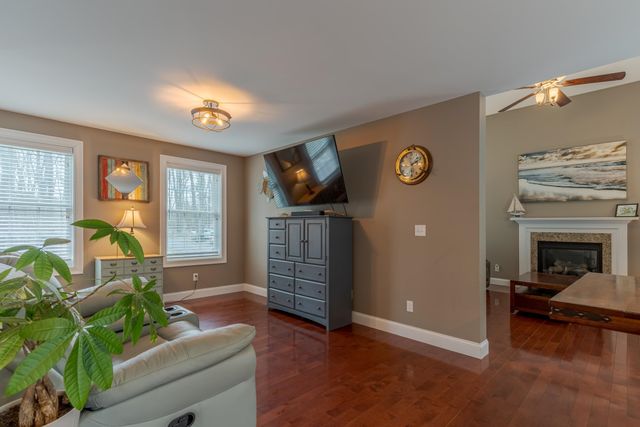 18 Piscataqua Road, Dover, NH 03820