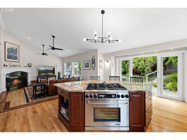 28558 Sw MEADOWS Loop, Wilsonville, OR 97070