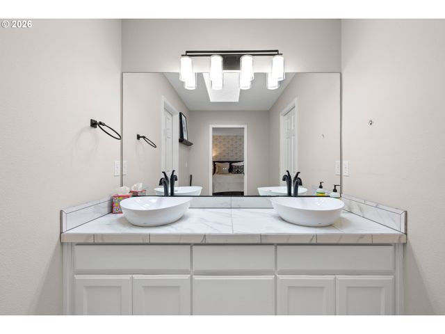 28558 Sw MEADOWS Loop, Wilsonville, OR 97070