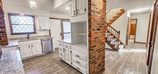 2265 EASTON DR, Memphis, TN 38016