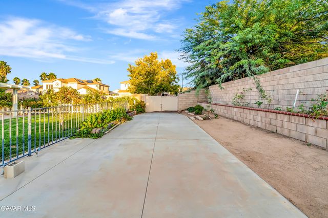 3452 Fairgreen Lane, Palmdale, CA 93551