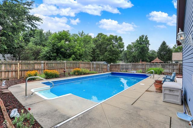 3065 Brixton Drive, Greenwood, IN 46142