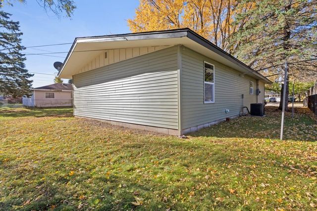 11927 Vintage Street NW, Coon Rapids, MN 55433