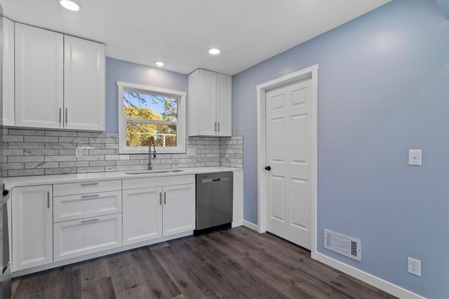 11927 Vintage Street NW, Coon Rapids, MN 55433