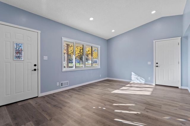 11927 Vintage Street NW, Coon Rapids, MN 55433