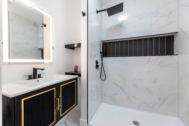 6742 S Carpenter Street, Chicago, IL 60621