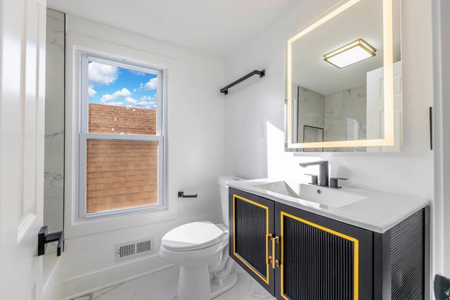 6742 S Carpenter Street, Chicago, IL 60621