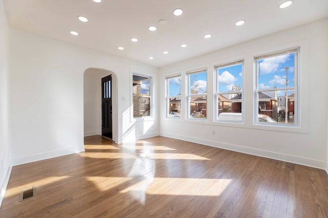 6742 S Carpenter Street, Chicago, IL 60621