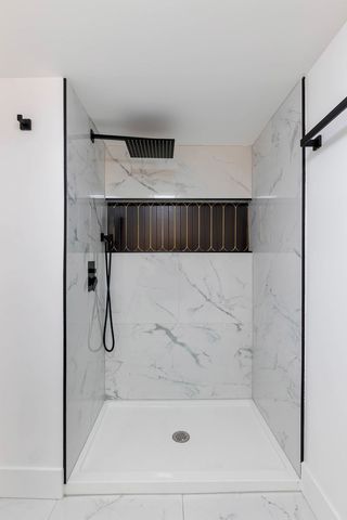 6742 S Carpenter Street, Chicago, IL 60621