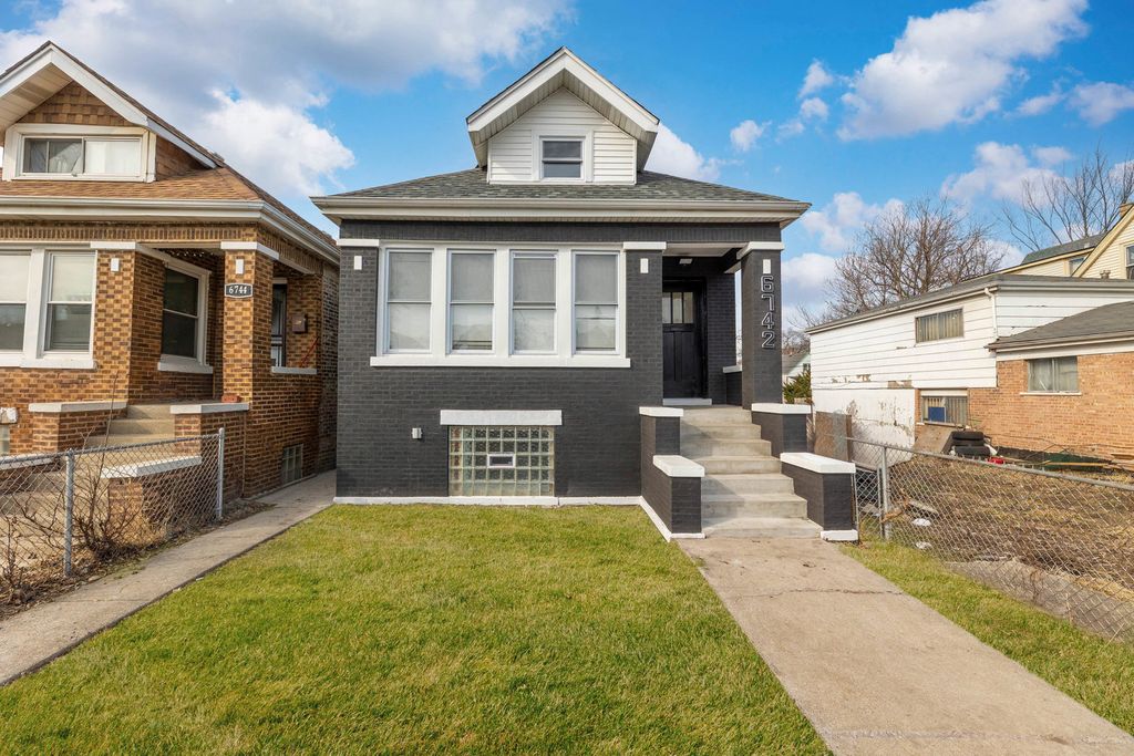 6742 S Carpenter Street, Chicago, IL 60621
