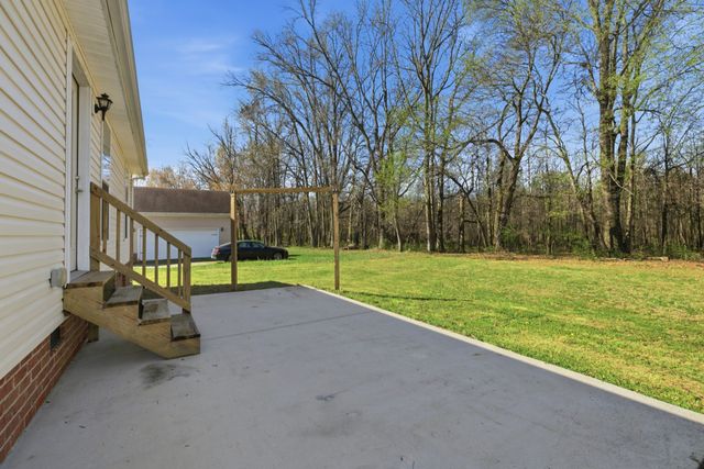 217 Spring Breeze Dr, Smithville, TN 37166