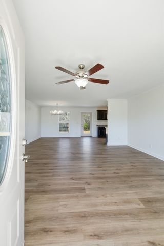 217 Spring Breeze Dr, Smithville, TN 37166