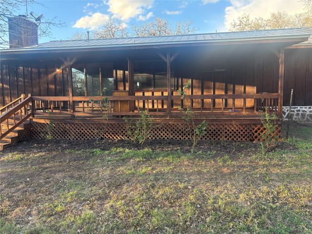 159 Diamond G LN, Smithville, TX 78957