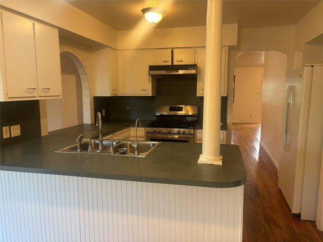 159 Diamond G LN, Smithville, TX 78957