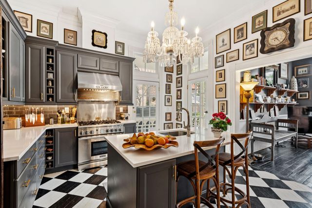 40 Montagu Street, Charleston, SC 29401