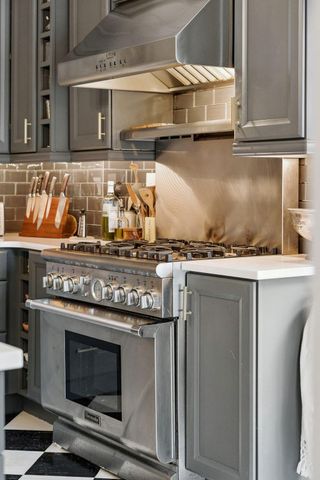 40 Montagu Street, Charleston, SC 29401