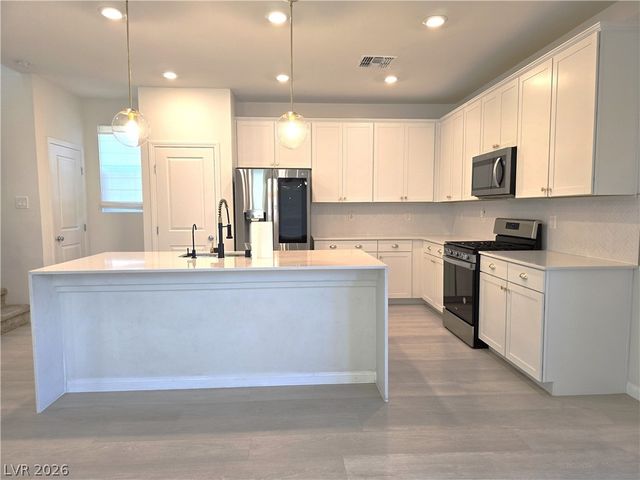 10382 Arroyo Willow Street, Las Vegas, NV 89141