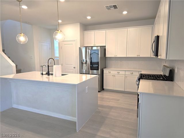 10382 Arroyo Willow Street, Las Vegas, NV 89141