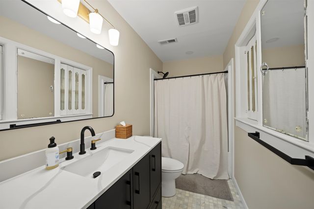 144 Overhill Rd, Salina, KS 67401