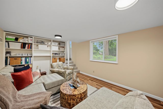 144 Overhill Rd, Salina, KS 67401