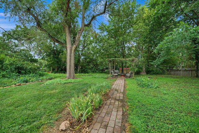 144 Overhill Rd, Salina, KS 67401