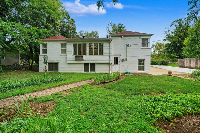 144 Overhill Rd, Salina, KS 67401