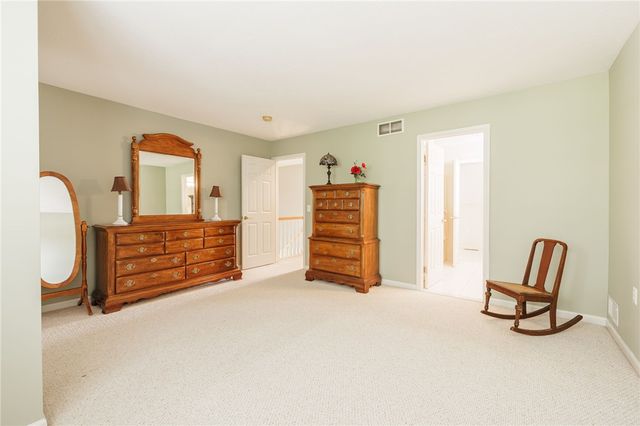 36 Muirwoods Lane, Irondequoit, NY 14622