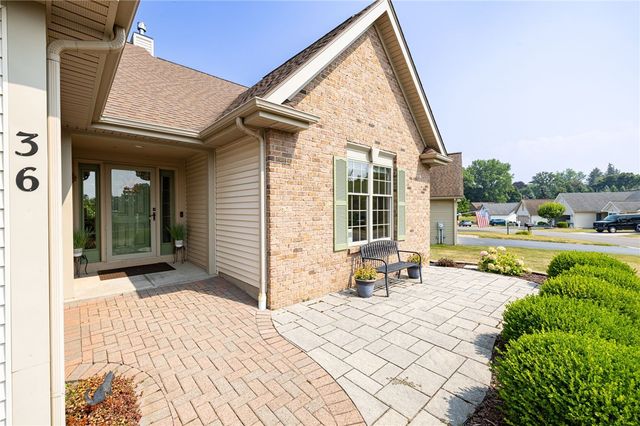 36 Muirwoods Lane, Irondequoit, NY 14622