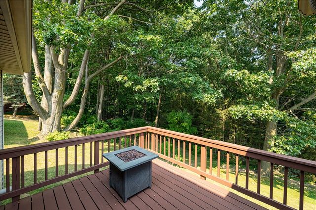 36 Muirwoods Lane, Irondequoit, NY 14622