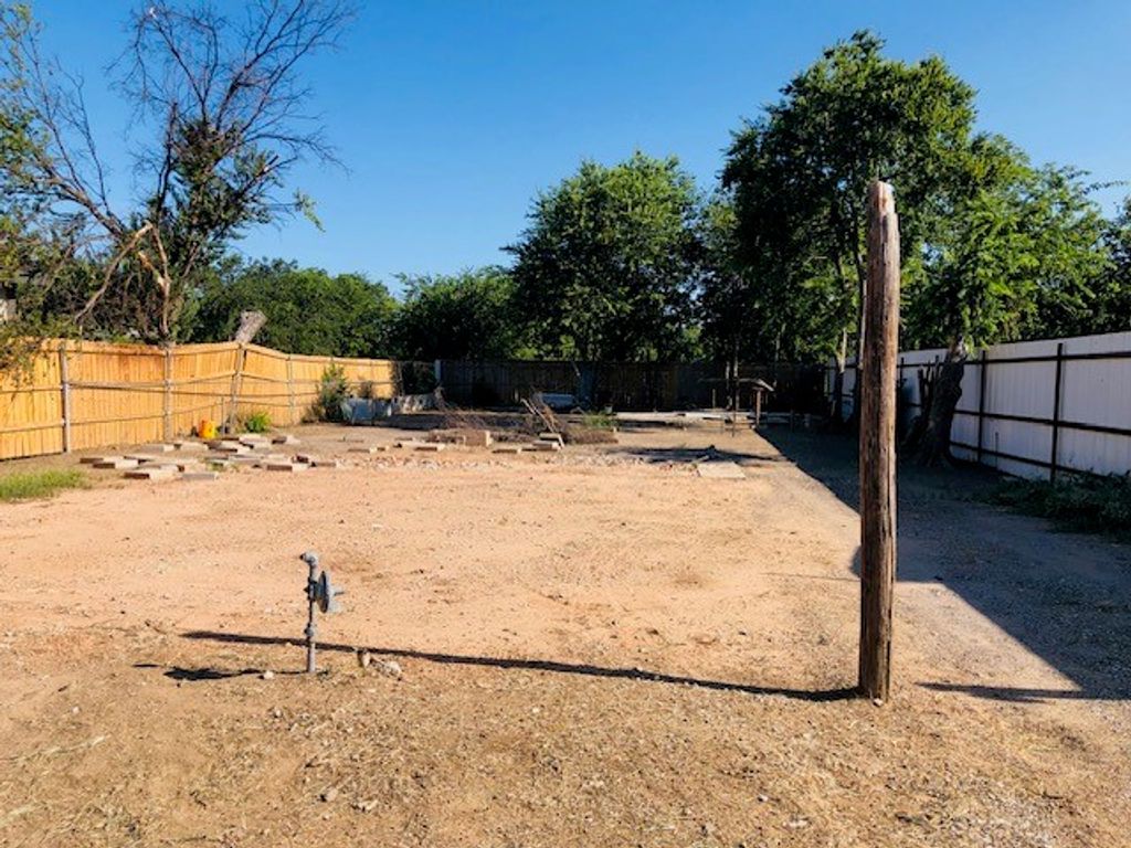 812 SE Martin Luther King Jr Street, Mineral Wells, TX 76067