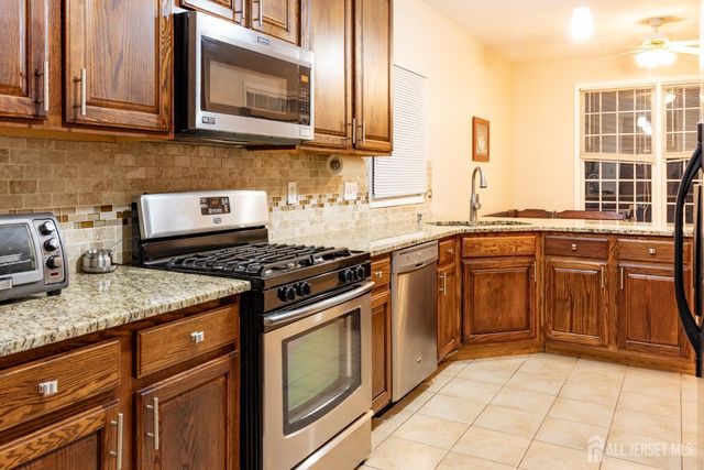 19 BAYARD Road, Franklin, NJ 08873