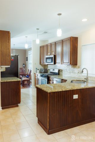 19 BAYARD Road, Franklin, NJ 08873